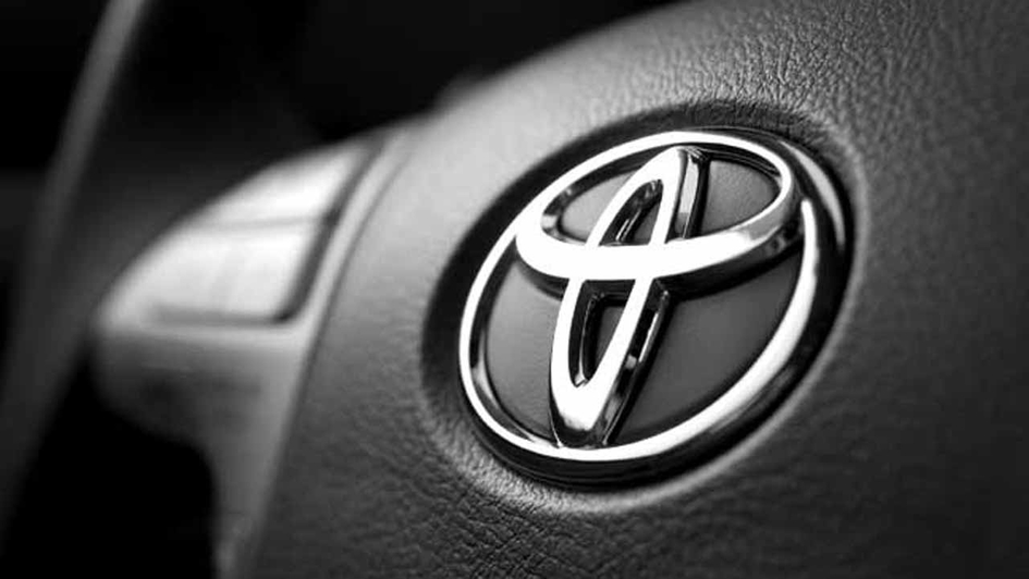 Toyota внедряет систему, помогающую не путать газ с тормозом