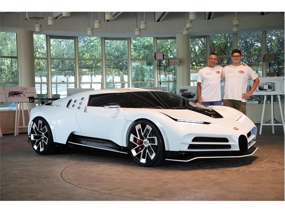Bugatti построит всего 10 гиперкаров EB110 Hommage