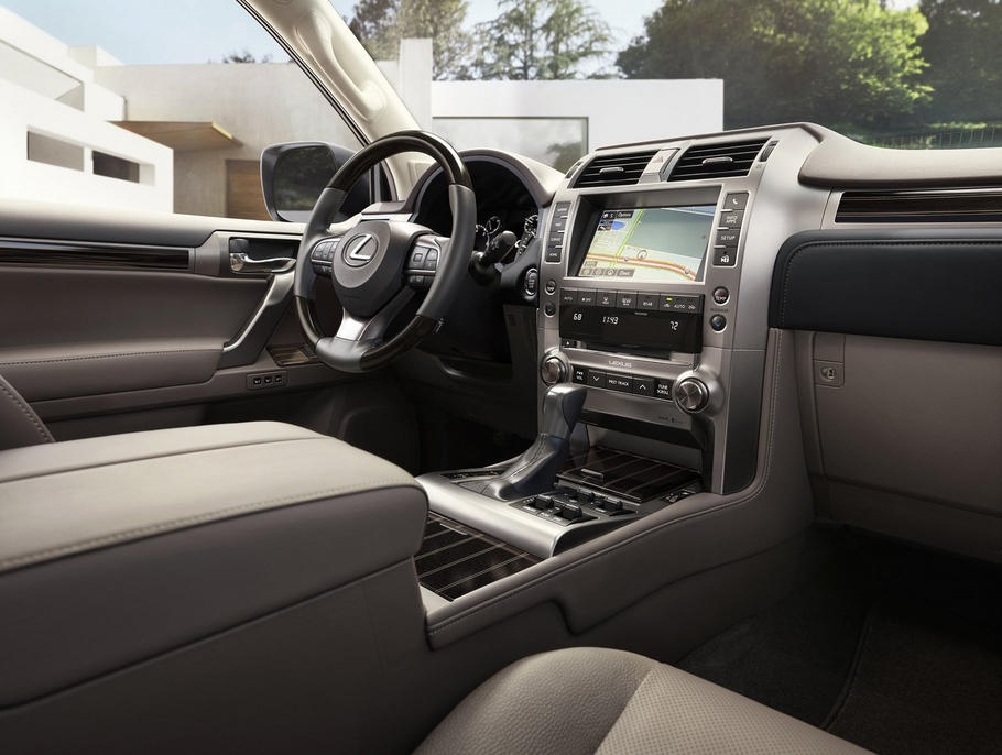 Объявлены цены на обновленный внедорожник Lexus GX