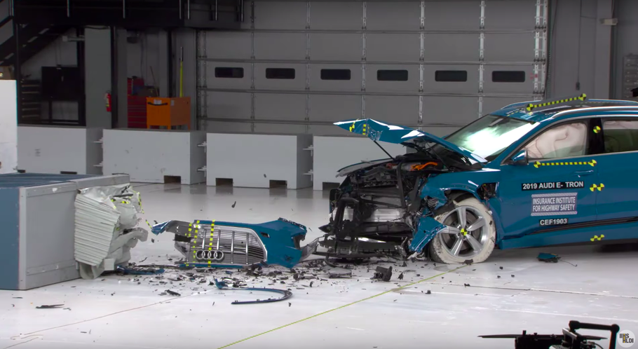 Электрический Audi e tron получил высший балл за безопасность