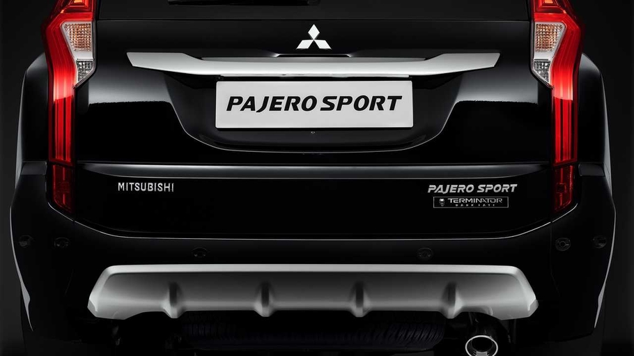 Mitsubishi подготовила темную версию Pajero Sport
