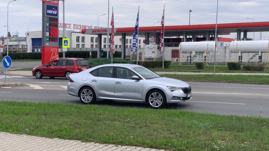 Новая Skoda Octavia очередные снимки с дорожных тестов