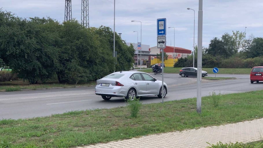 Новая Skoda Octavia очередные снимки с дорожных тестов