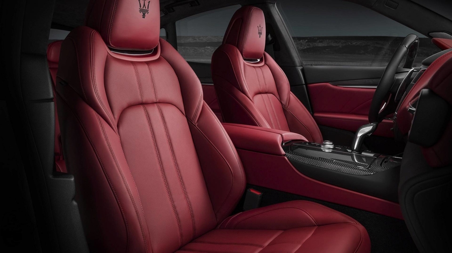 Кроссовер Maserati Levante с V8 оценили в 12 млн рублей