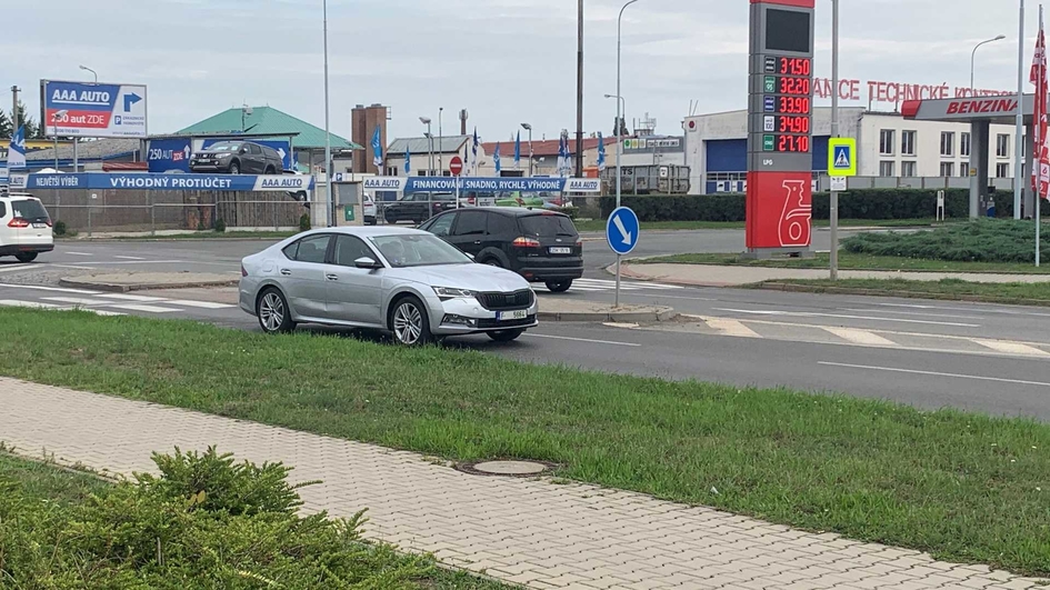 Новая Skoda Octavia: очередные снимки с дорожных тестов
