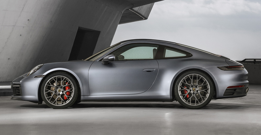 Новый Porsche 911 все таки получит механику