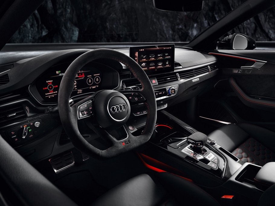 Представлен обновленный универсал Audi RS4 Avant
