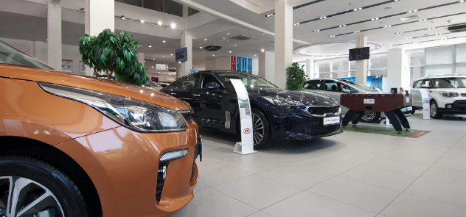 В Петербурге продажи новых автомобилей продолжают снижаться