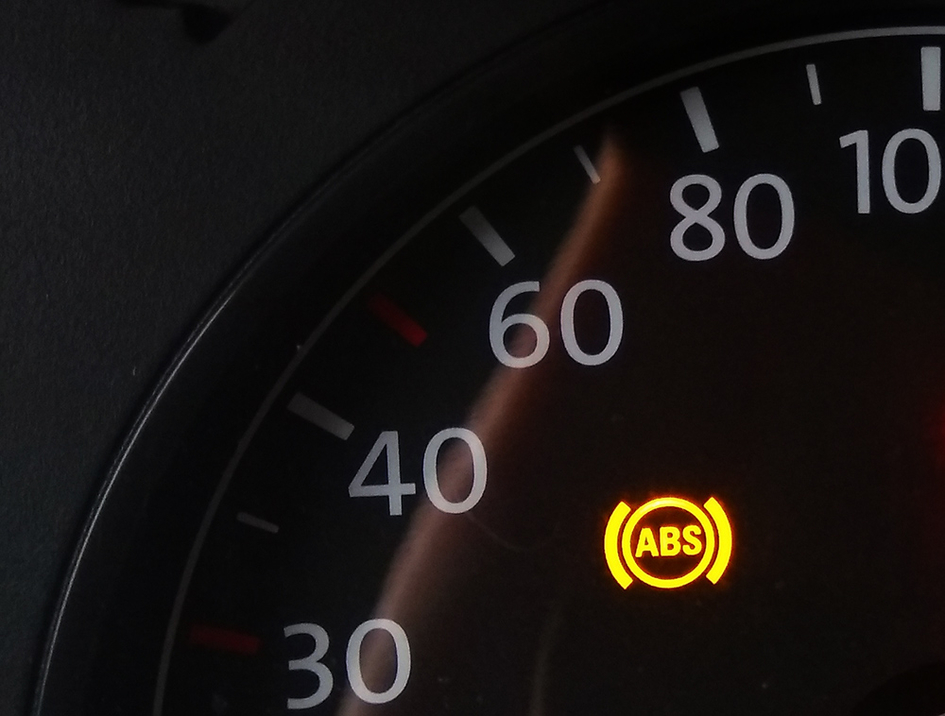 Горит лампочка дачика ABS (АБС) на приборной панели автомобиля, причины