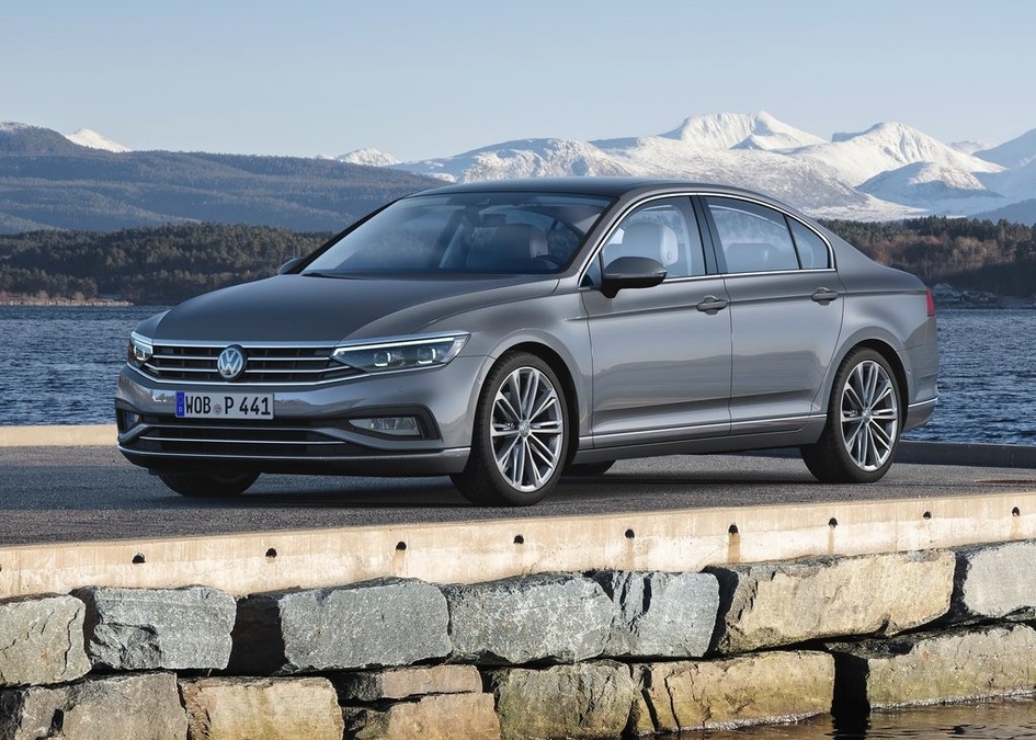 Volkswagen Passat: в ожидании «свежака» раскупаем остатки