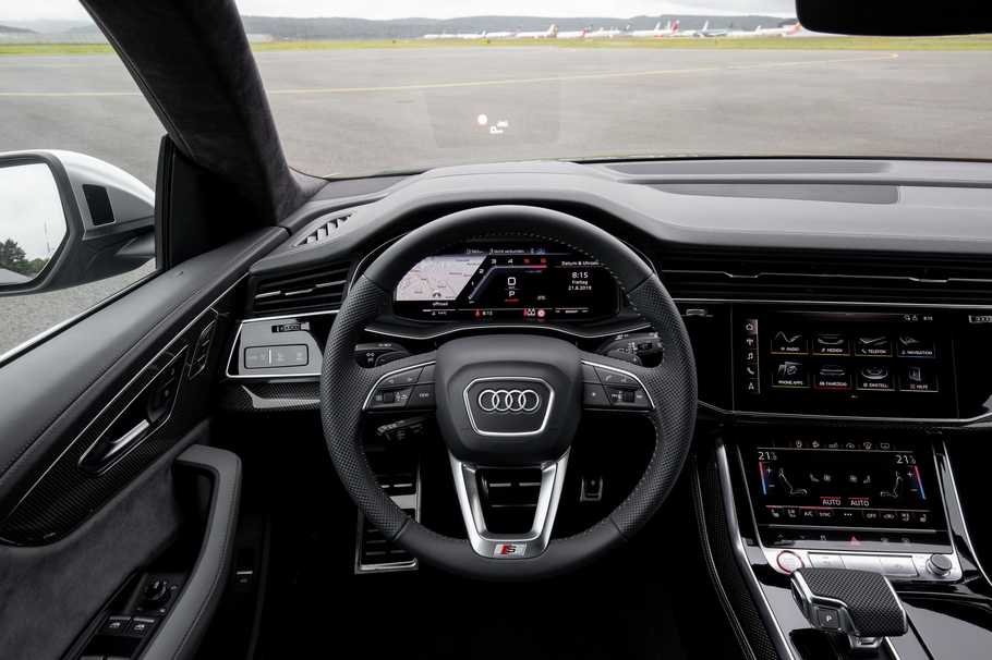 Заряженные Audi SQ7 и SQ8 появятся у дилеров ближе к лету