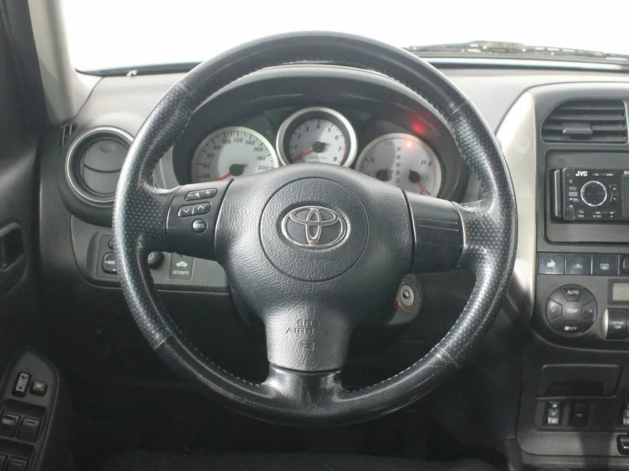 Сколько просят за второе поколение Toyota RAV4