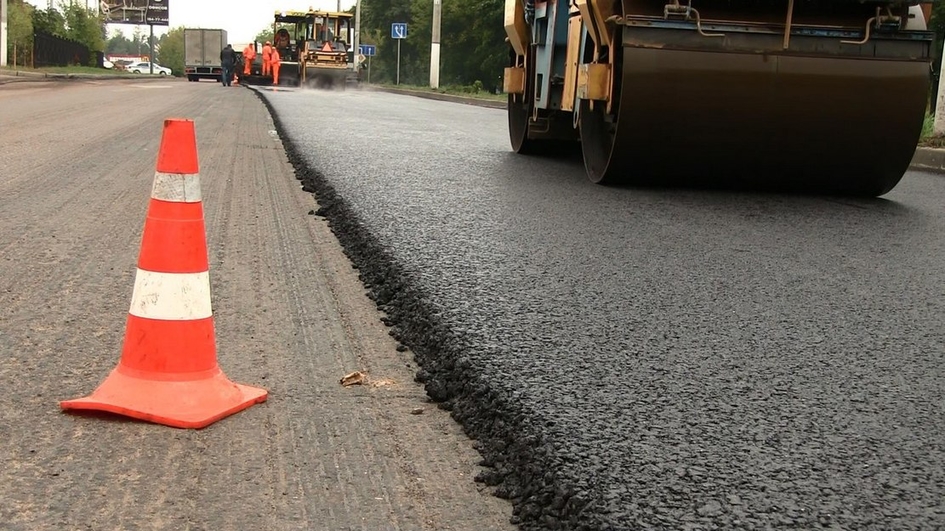 На ремонт деревенских и поселковых дорог выделено более 1,1 млрд рублей