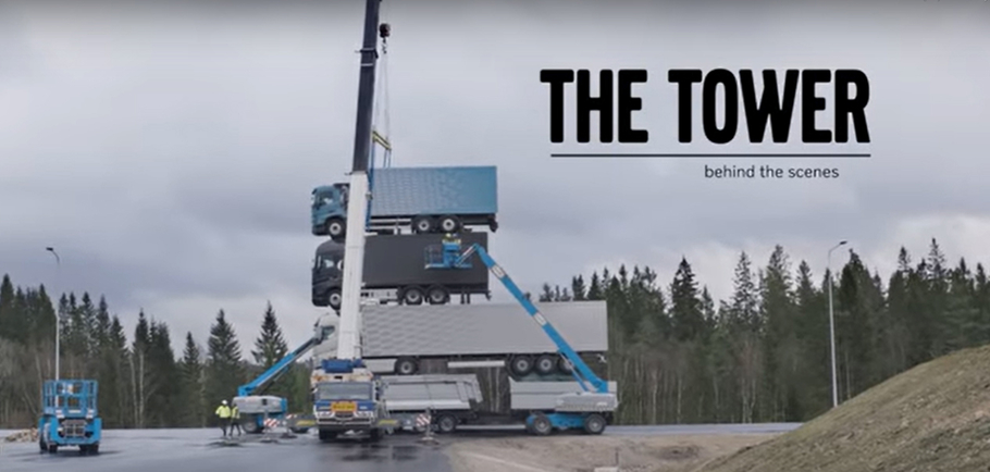 Volvo Trucks построила башню из четырех грузовиков и президента компании