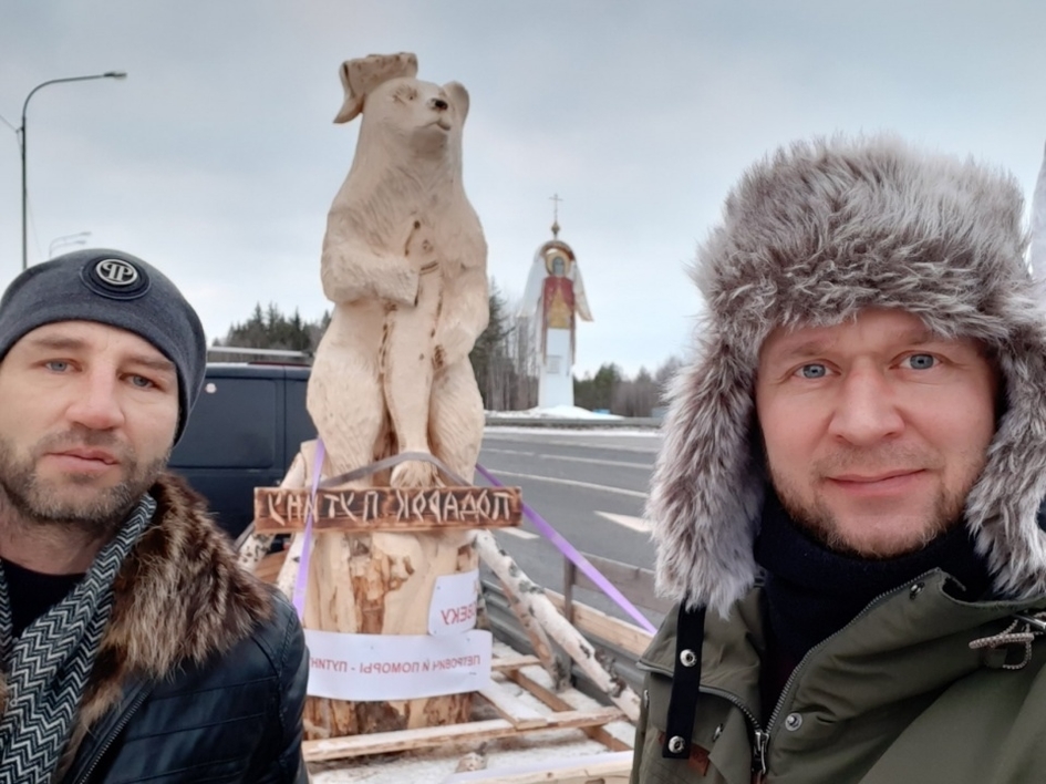 Кремль, Путину: из Архангельска президенту везут деревянного медведя
