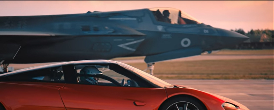 Видео: Гиперкар McLaren Speedtail бросил вызов истребителю F-35