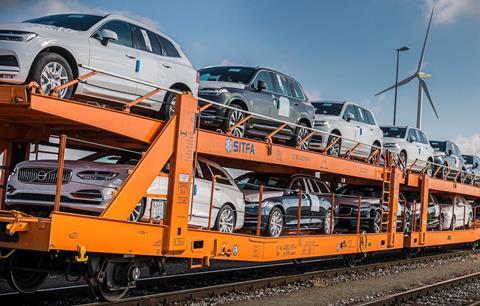 Volvo намерена транспортировать собранные машины железной дорогой