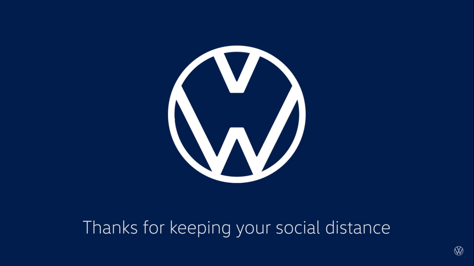 Видео: Volkswagen и Audi попросили соблюдать дистанцию