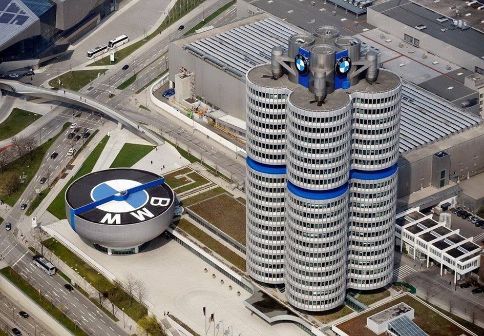 BMW обновит логотип