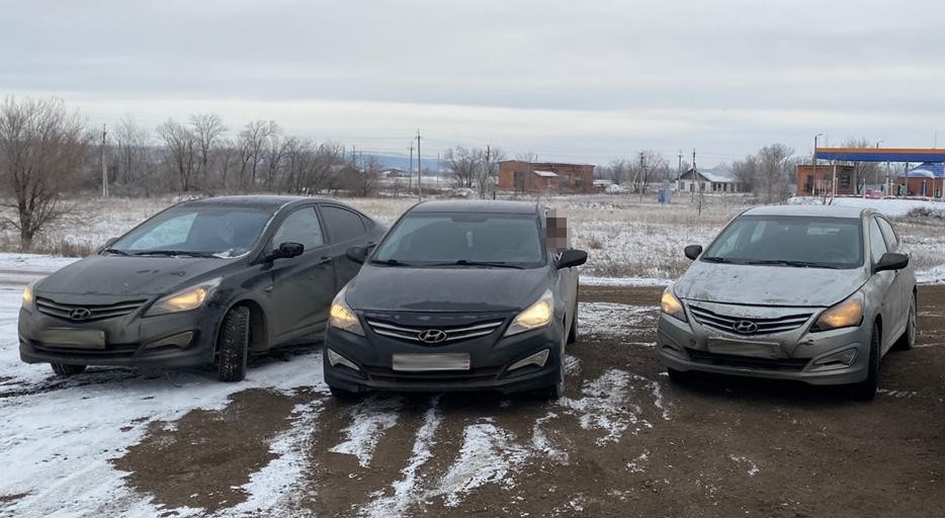 Три угнанных в Петербурге автомобиля такси нашлись в Казахстане