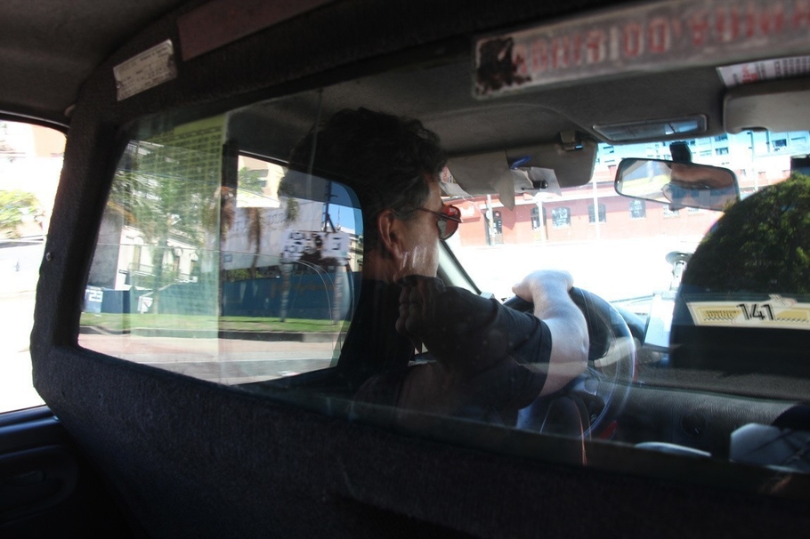 Водителей такси защитят перегородками