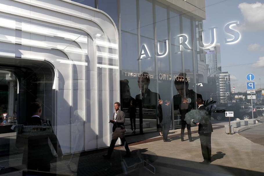 Первые поставки серийных Aurus начнутся через год