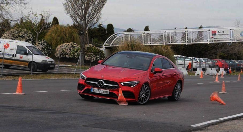 Видео: Mercedes-Benz CLA провалил «лосиный тест»