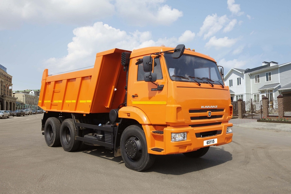 Самыми популярными грузовиками в России являются «КамАЗы»