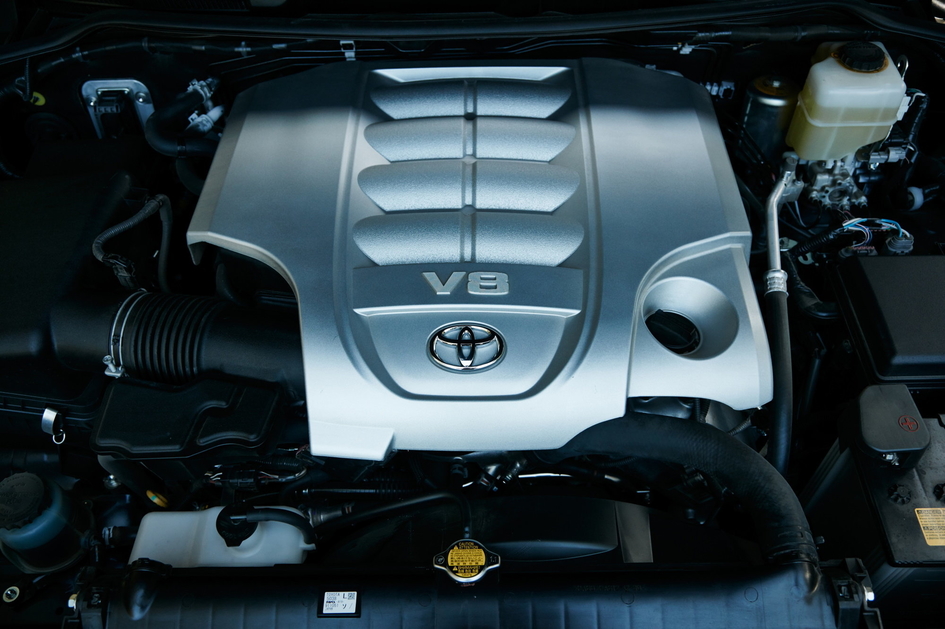 Toyota полностью откажется от моторов V8 через три года
