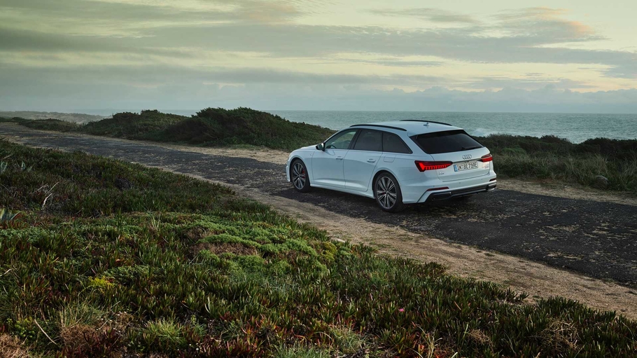 Audi представила гибридный универсал A6 Avant