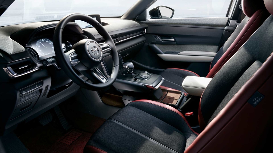 Mazda подготовила особые версии моделей к 100 летнему юбилею