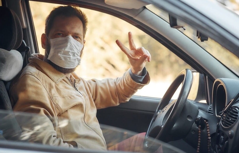 «Глас народа»: нужно ли надевать маску в своем автомобиле при коронавирусе?