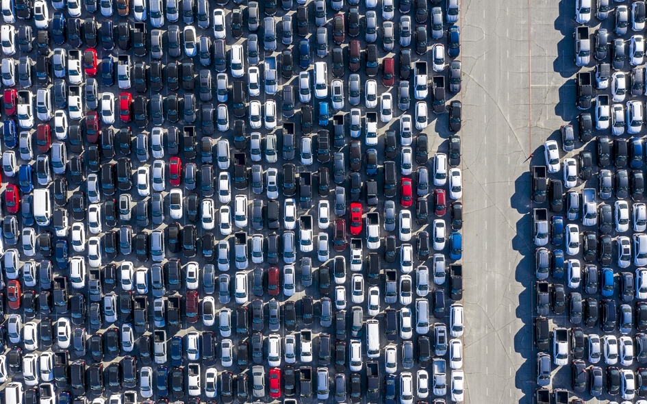 Стадион Лос-Анджелеса временно превратили в автомобильную парковку