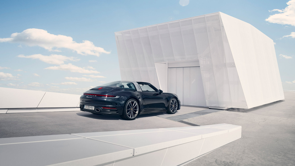 Новый Porsche 911 Targa оценили минимум в 8,9 млн рублей