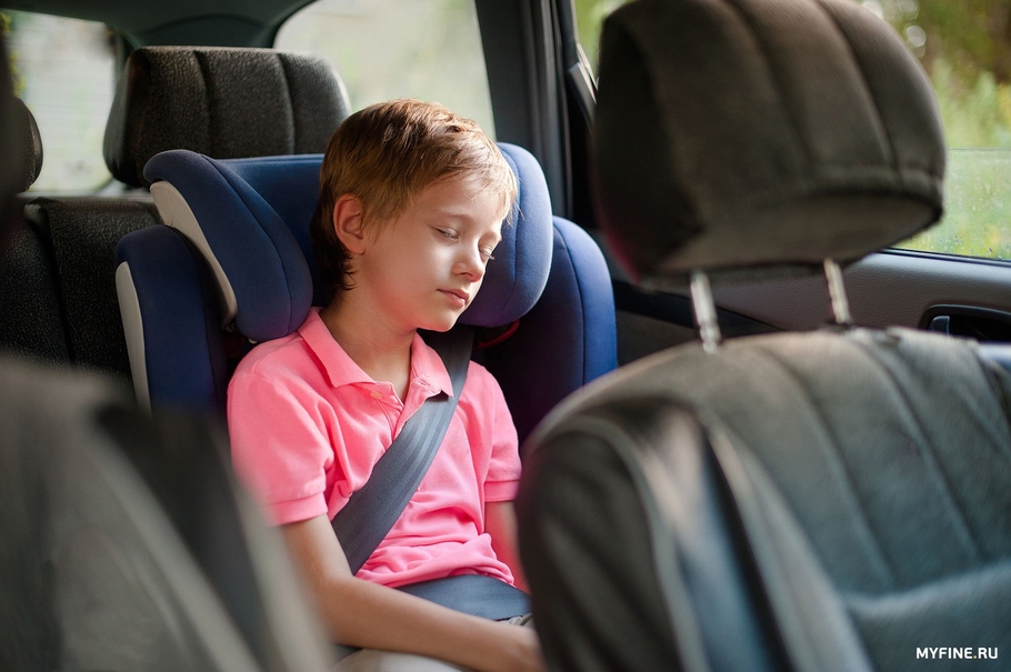 Какое место в автомобиле можно назвать самым безопасным для ребенка