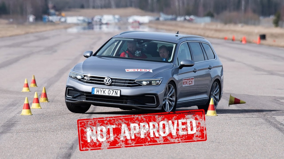 Шведы завалили на лосином тесте Volkswagen Passat и Skoda Superb