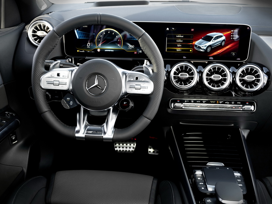 Новый Mercedes AMG GLA оценили в 4 2 млн рублей