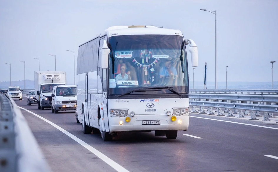 По Крымскому мосту поехали первые межрегиональные автобусы