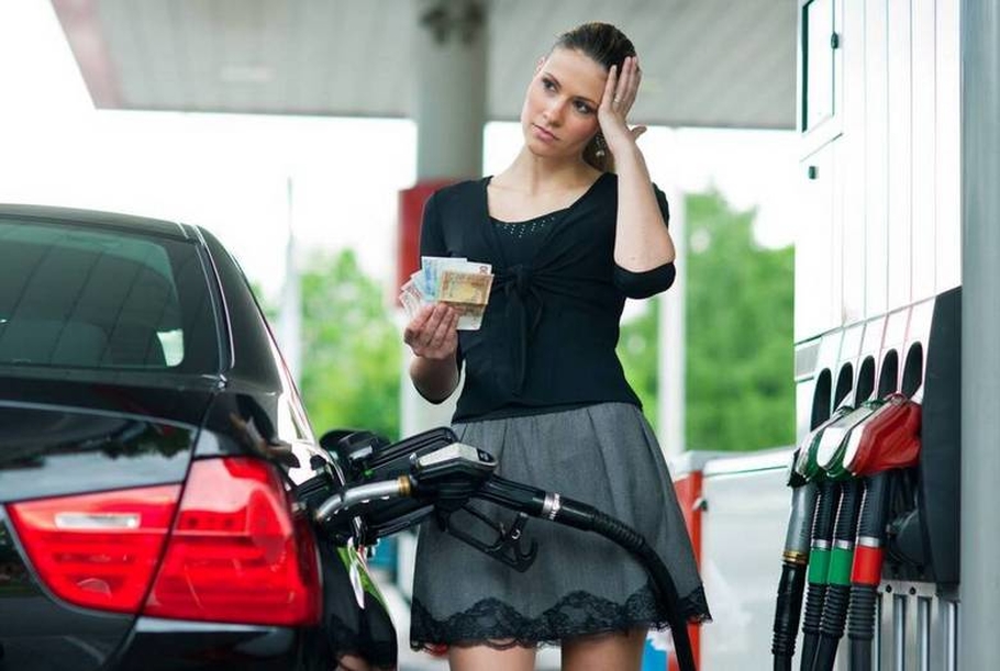 В Госдуме призывают расследовать причины резкого роста цен на бензин
