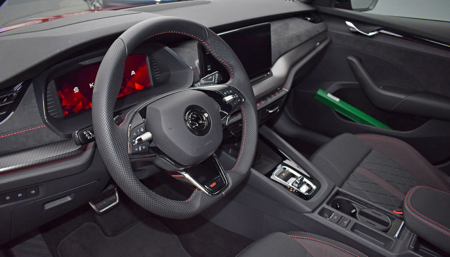 Новой Skoda Octavia RS расширили выбор моторов