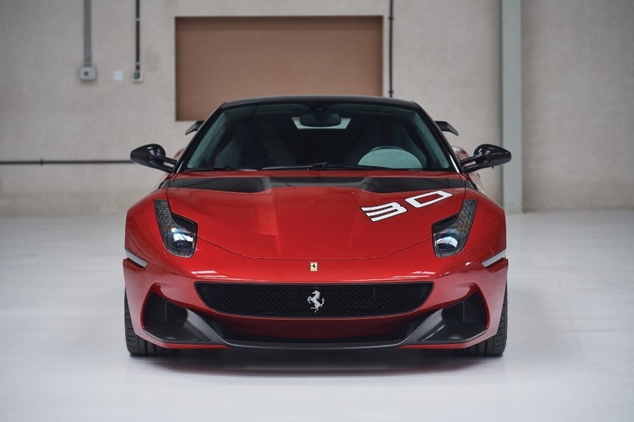 Эксклюзивный Ferrari не могут продать третий год
