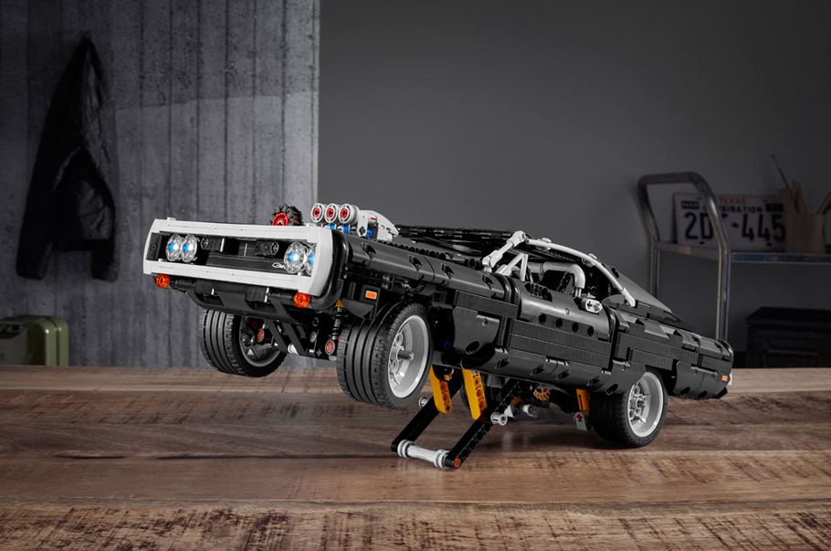 Аутентичные штрихи и внимание к деталям 4 эксклюзивных модели авто созданные из кубиков LEGO