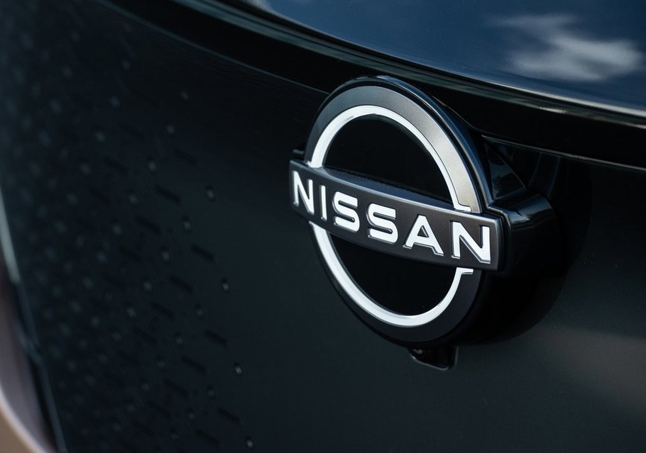 Компания Nissan обновила свой логотип
