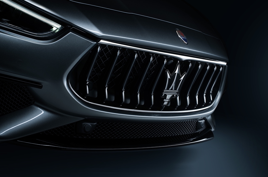 Maserati показала первый гибридный седан Ghibli Hydrid