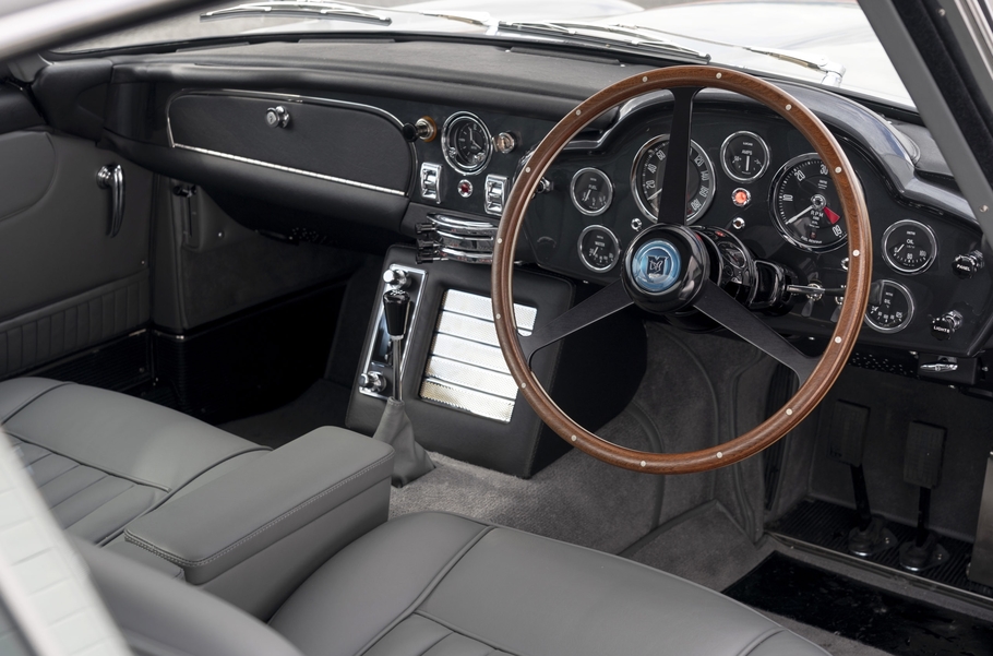 Aston Martin создал первую реплику шпионского DB5 спустя 55 лет