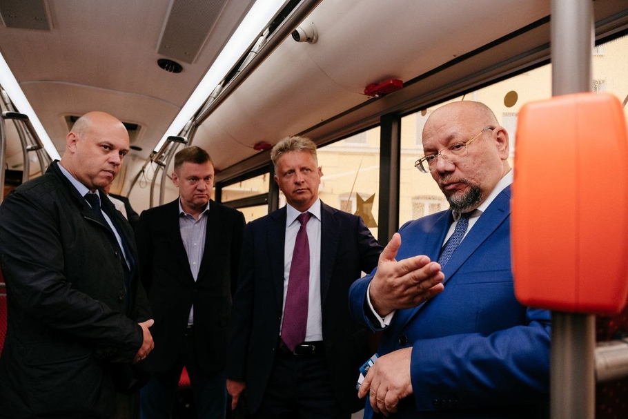 Новые автобусы МАЗ и НефАЗ готовятся к выезду на петербургские маршруты