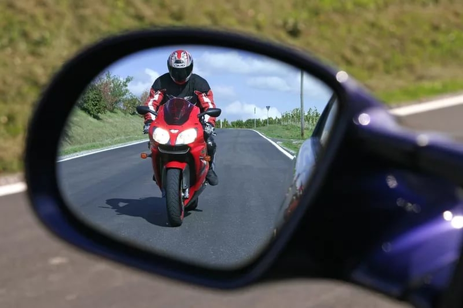Дорожники призывают мотоциклистов ездить более безопасно