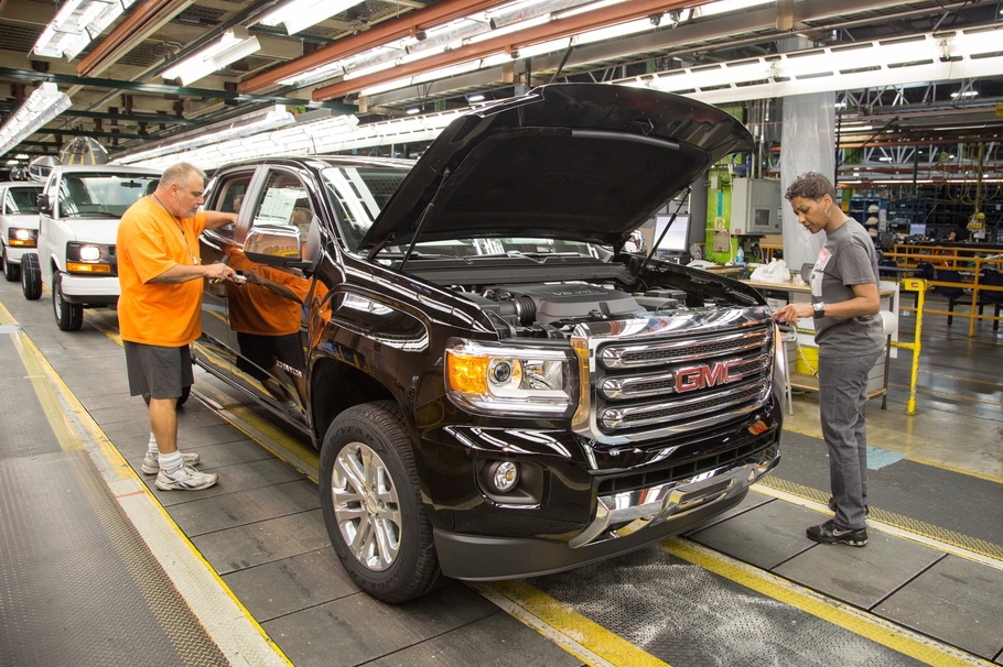 General Motors отправил офисных работников на конвейер