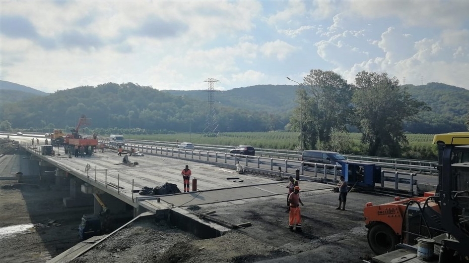 Реконструкцию моста через Джубгу на 1439-ом километре М-4 закончат в октябре