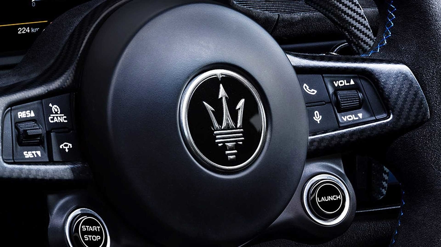 Maserati обновила логотип